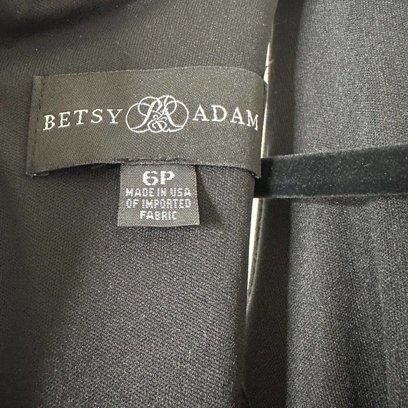 NWT Betsy & Adam Scuba Crepe Ruffle Slit Bottom Gown Womens Black Size 6P - Picture 7 of 7